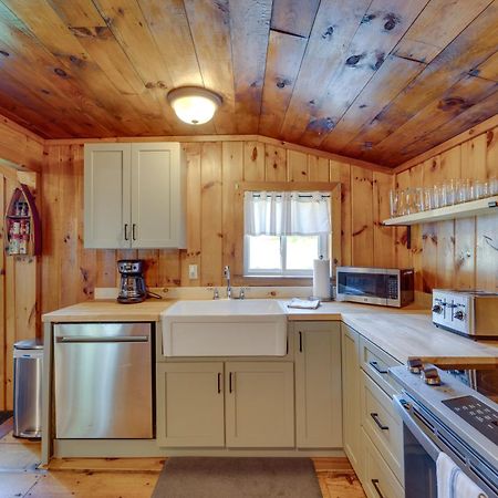 Rustic Cabin Retreat On Rangeley Lake! 外观 照片