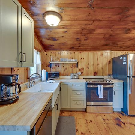 Rustic Cabin Retreat On Rangeley Lake! 外观 照片