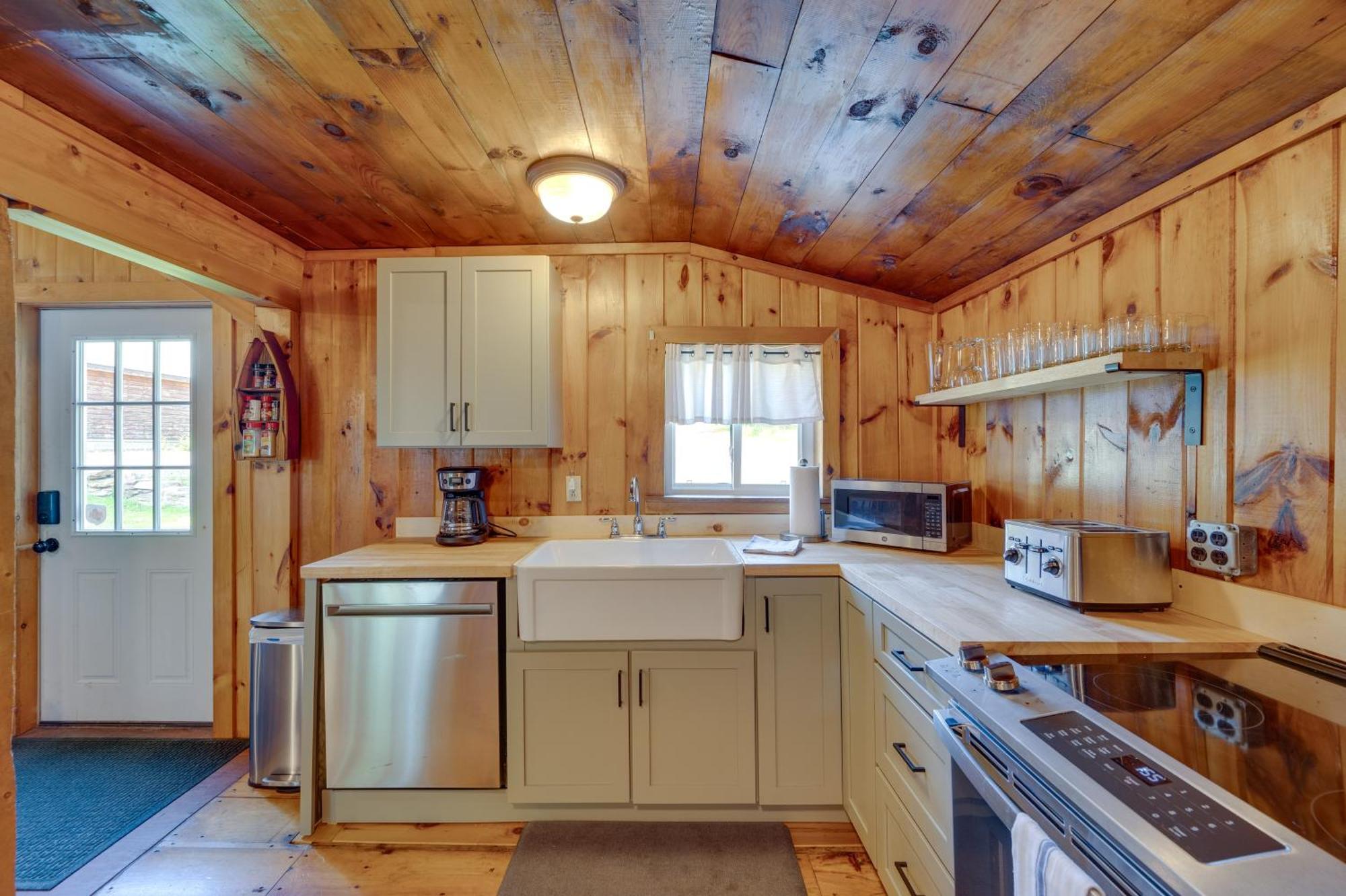Rustic Cabin Retreat On Rangeley Lake! 外观 照片