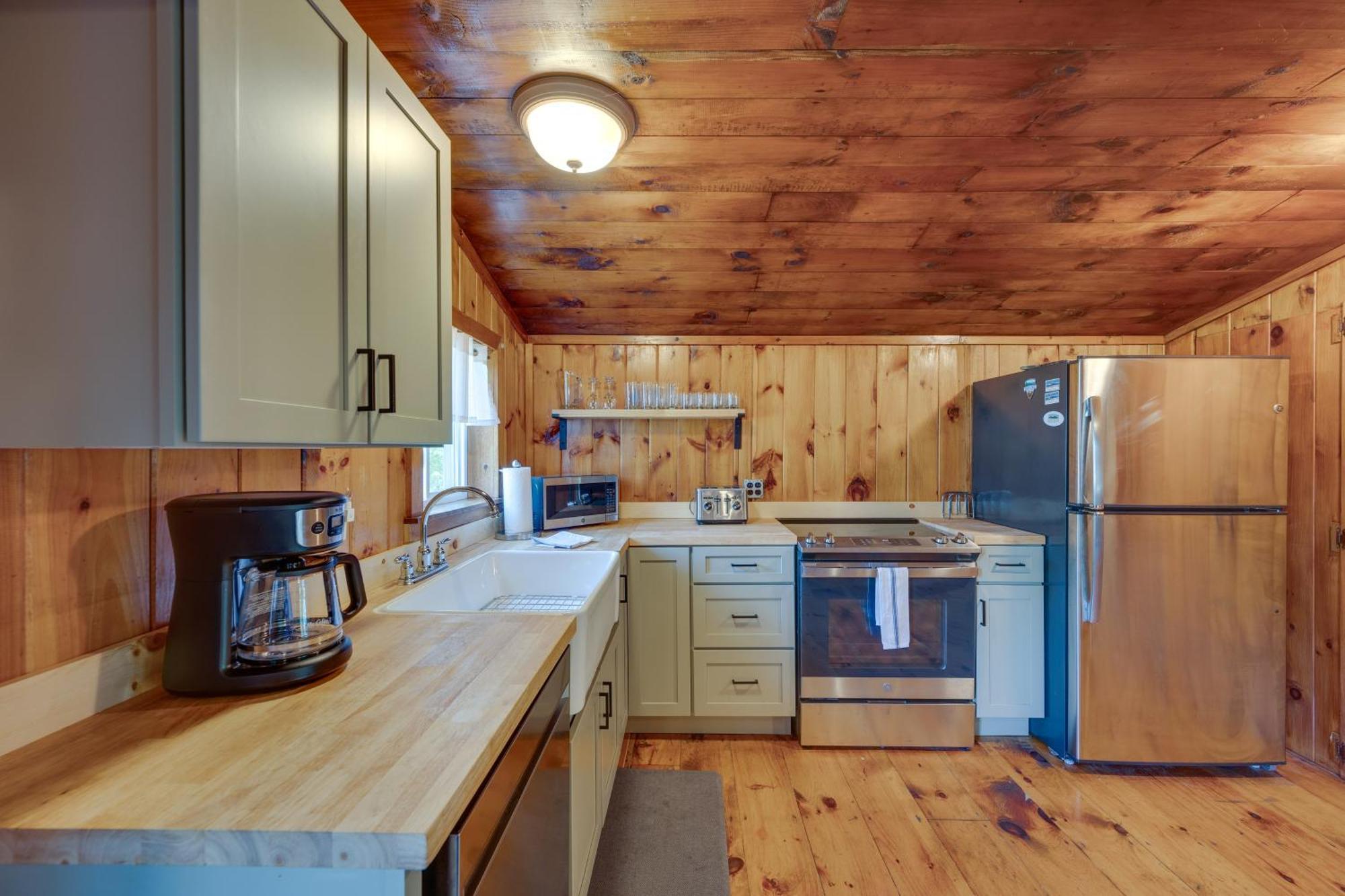 Rustic Cabin Retreat On Rangeley Lake! 外观 照片