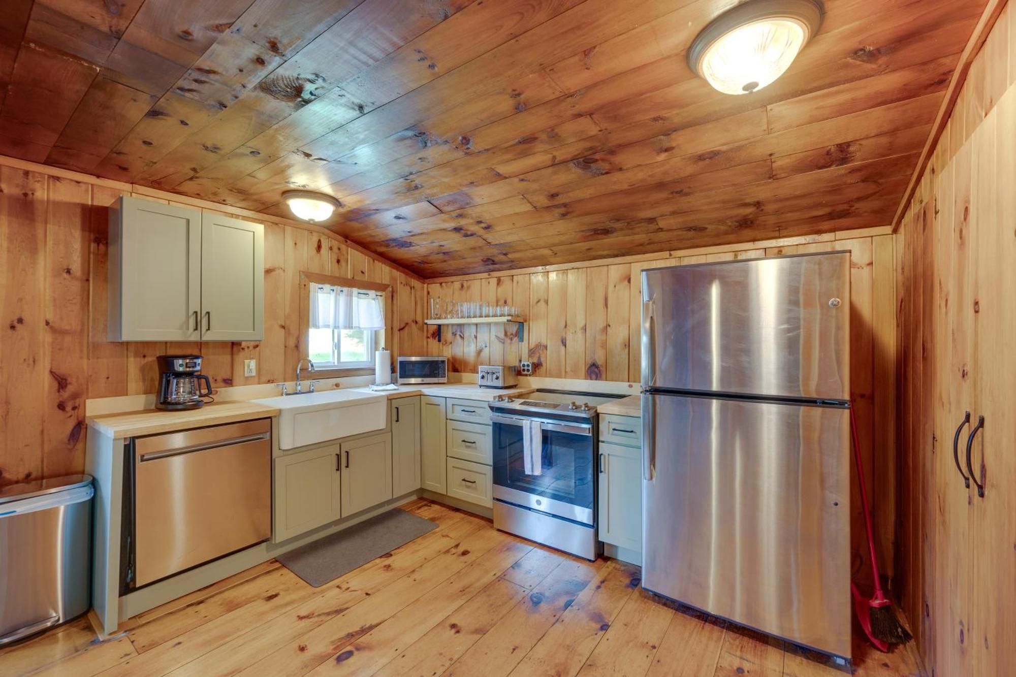 Rustic Cabin Retreat On Rangeley Lake! 外观 照片